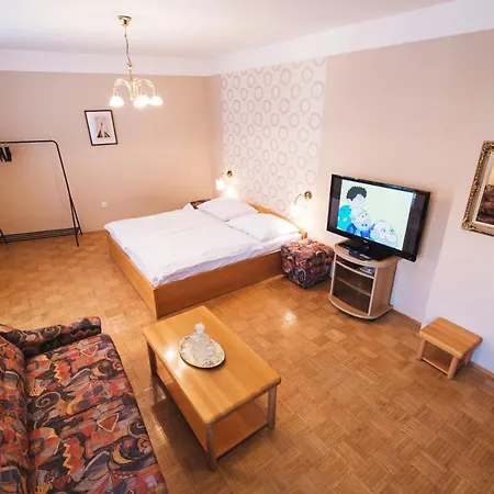 Jesuitska 3*